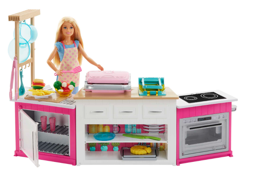 Barbie als Köchin mit Küche vor weißem Hintergrund von Mattel