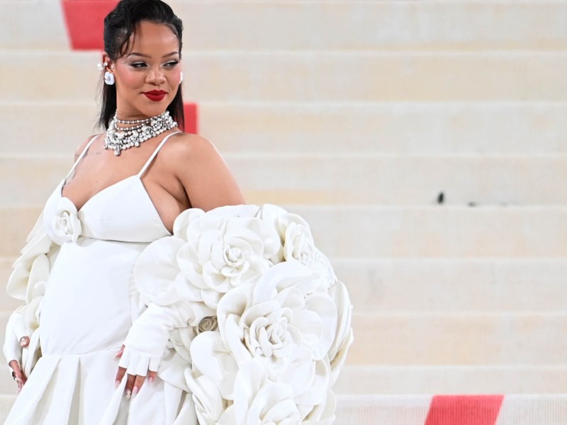 Rihanna mit Babybauch auf der MET-Gala