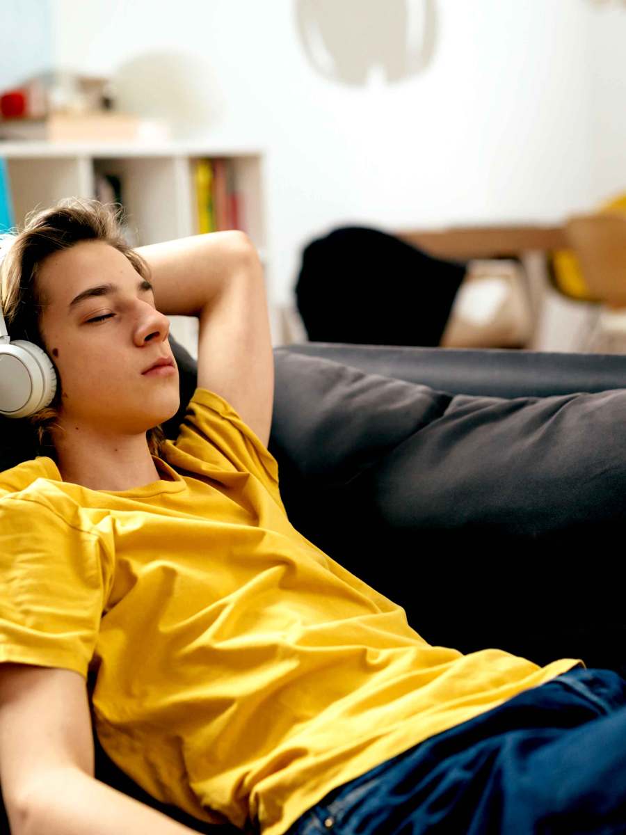 So viel müssen Teenager in der Pubertät wirklich schlafen