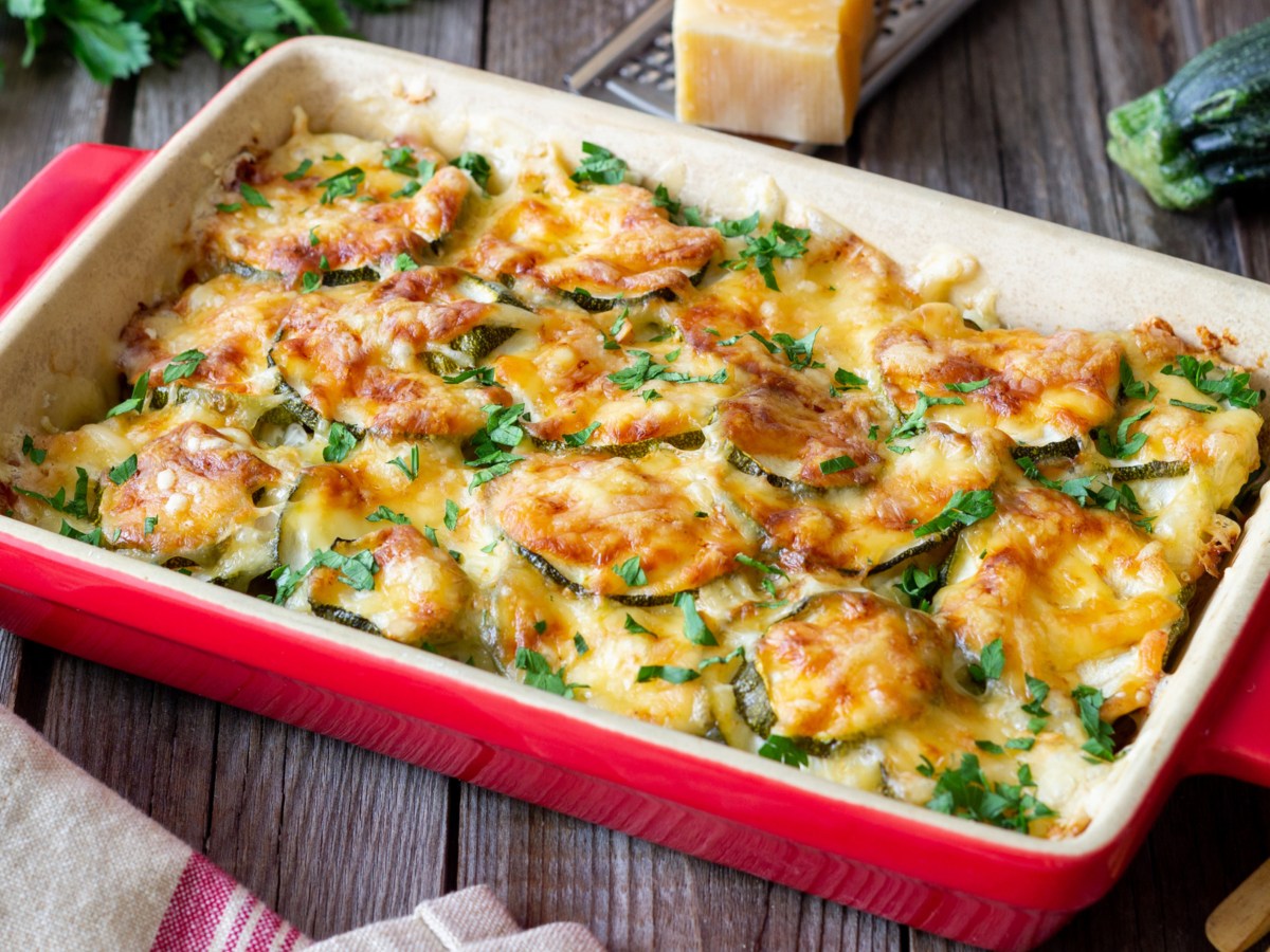 Veganes Gratin: Leckeres Wohlfühlgericht mit Kartoffeln, Zucchini und Aubergine