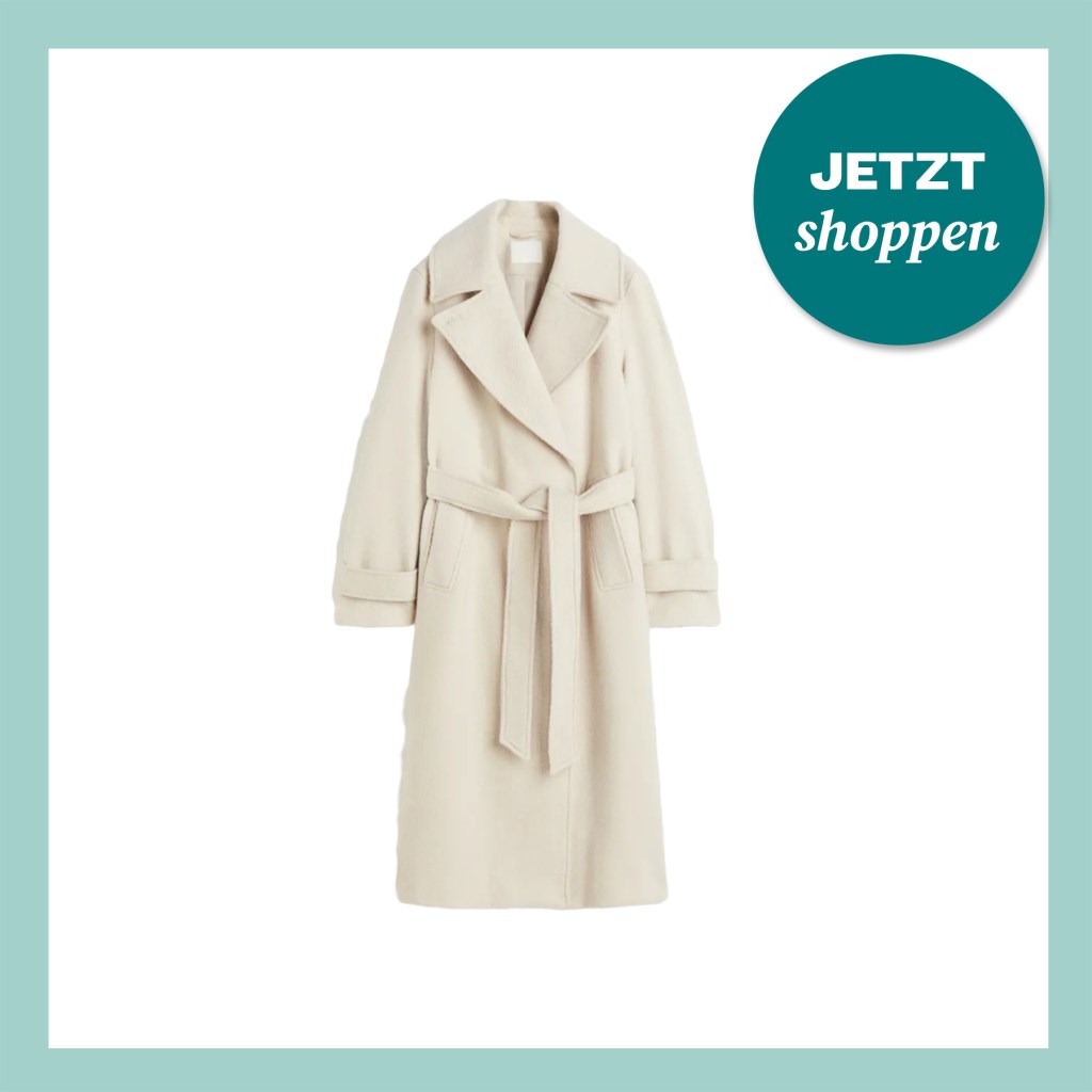 Dieser beige Mantel von H&M macht schlank.