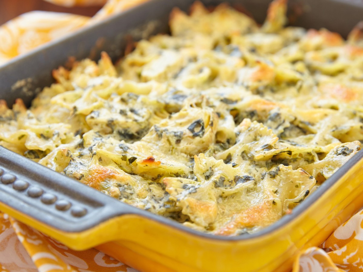 Nudelauflauf mit Rahmspinat: Blitzschnelles Seelenfutter ohne Fix-Tütchen