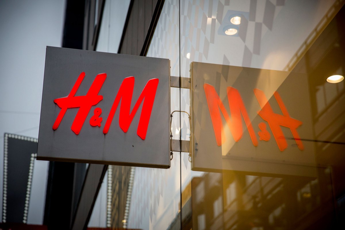 H&M Logo Store