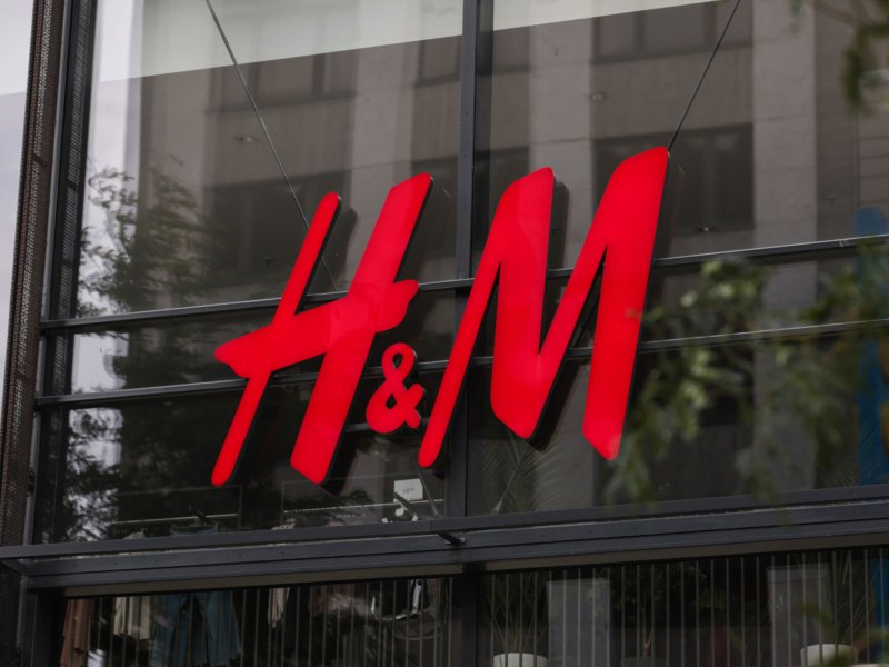 H&M-Logo an einer H&M-Filiale