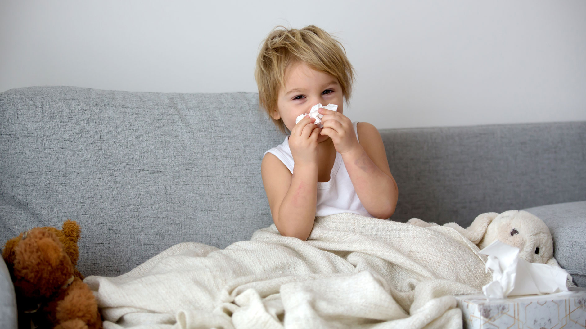 Dein Kind ist ständig erkältet? So oft ist Schnupfen bei Kindern normal