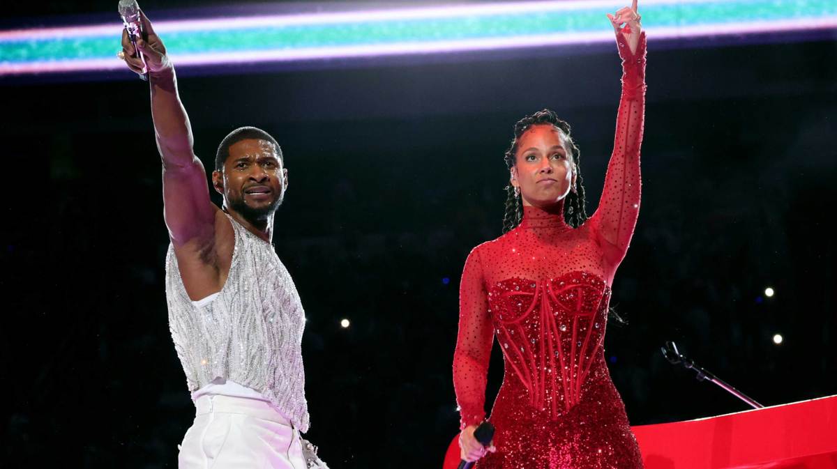 Alicia Keys und Usher bei der Halbzeitshow des Super Bowls 2024