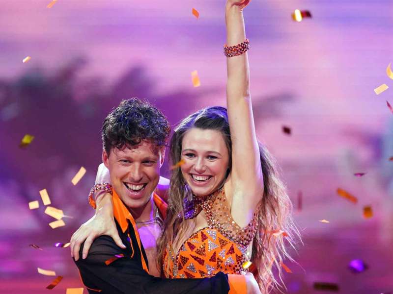 Ann-Kathrin Bendixen und Valentin Lusin tanzen Jive bei Let's Dance.