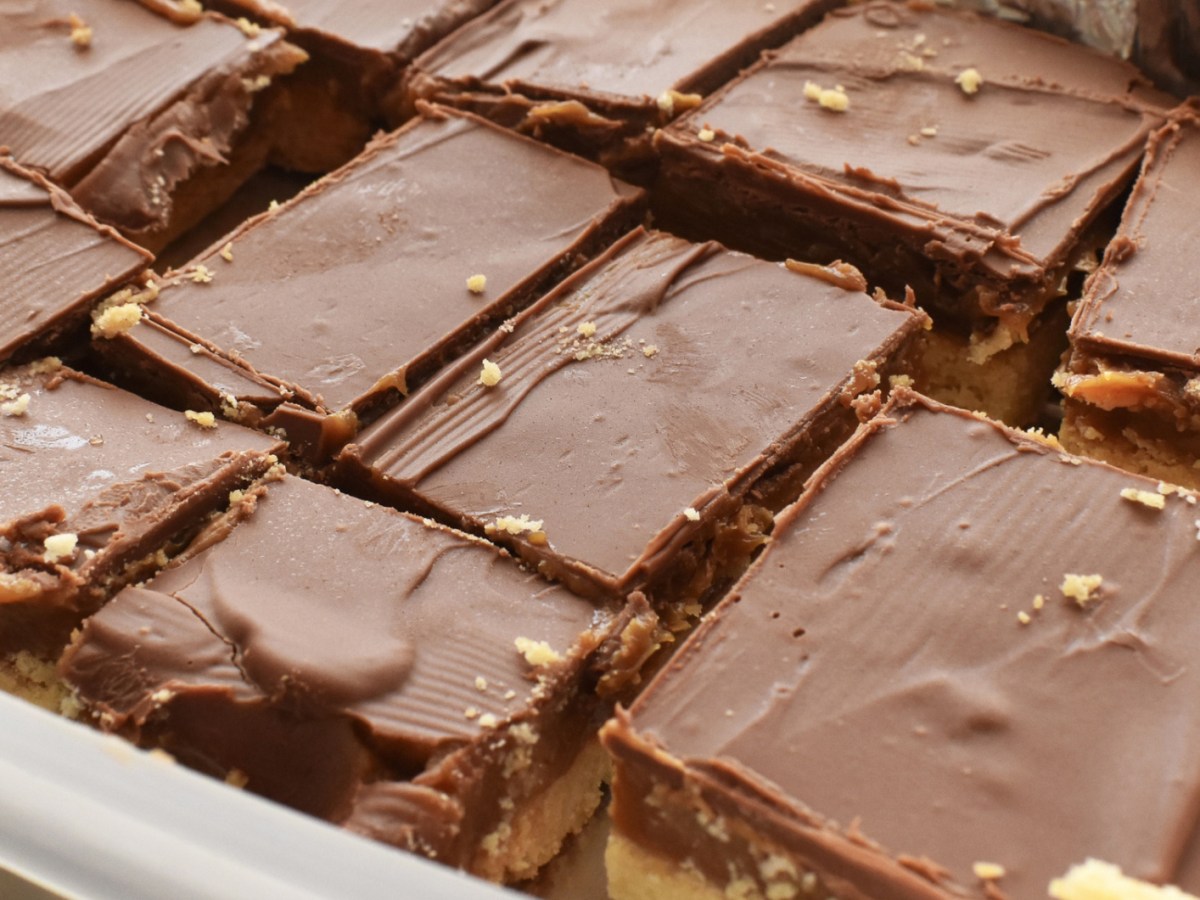 Säufertorte: Himmlisches Rezept für die beschwipsten Butterkeks-Sahne-Schnitten