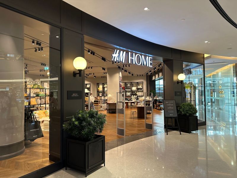 Der Eingangsbereich eines H&M Home Shops