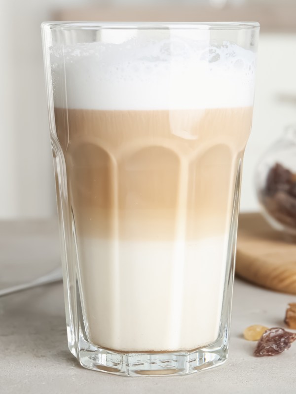 Alle wollen das ‚Latte Macchiato‘-Top von H&M – es kostet nur 12,99 Euro
