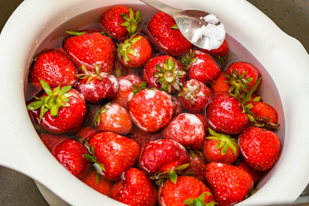 Erdbeeren: Kaum jemand kennt den Natron-Trick (und er wird dir die Augen öffnen)