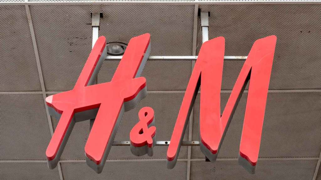 „Capri“-Kleid: Edler Sommer-Look von H&M unter 30 Euro