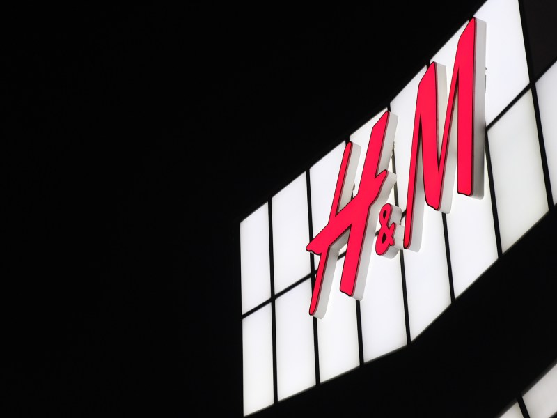 H&M Logo Store China