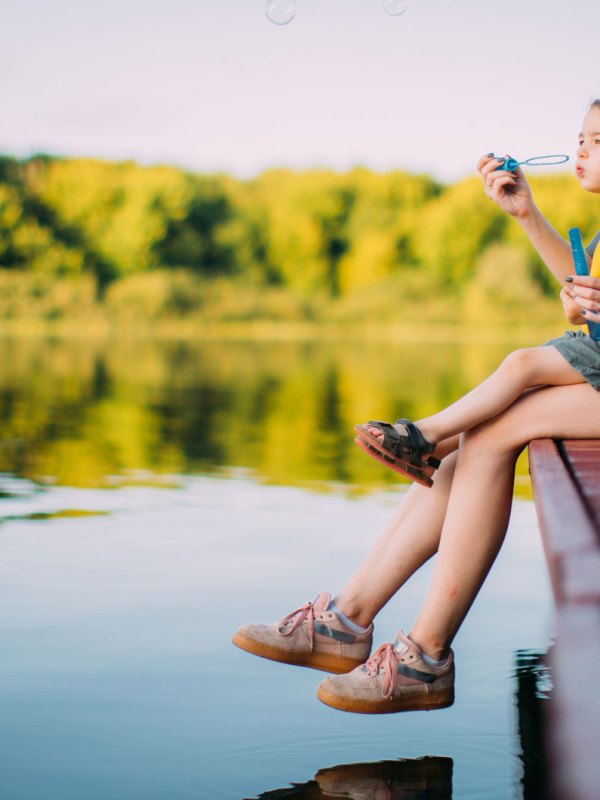 Urlaub für wenig(er) Geld: 11 Tipps für die Sommerferien 2025