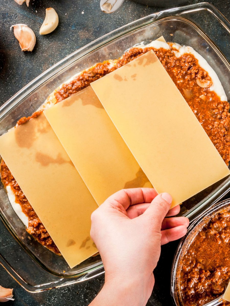 Nudelauflauf im Sommer? Probiert unsere leichte Joghurt-Lasagne (ohne Béchamel!)
