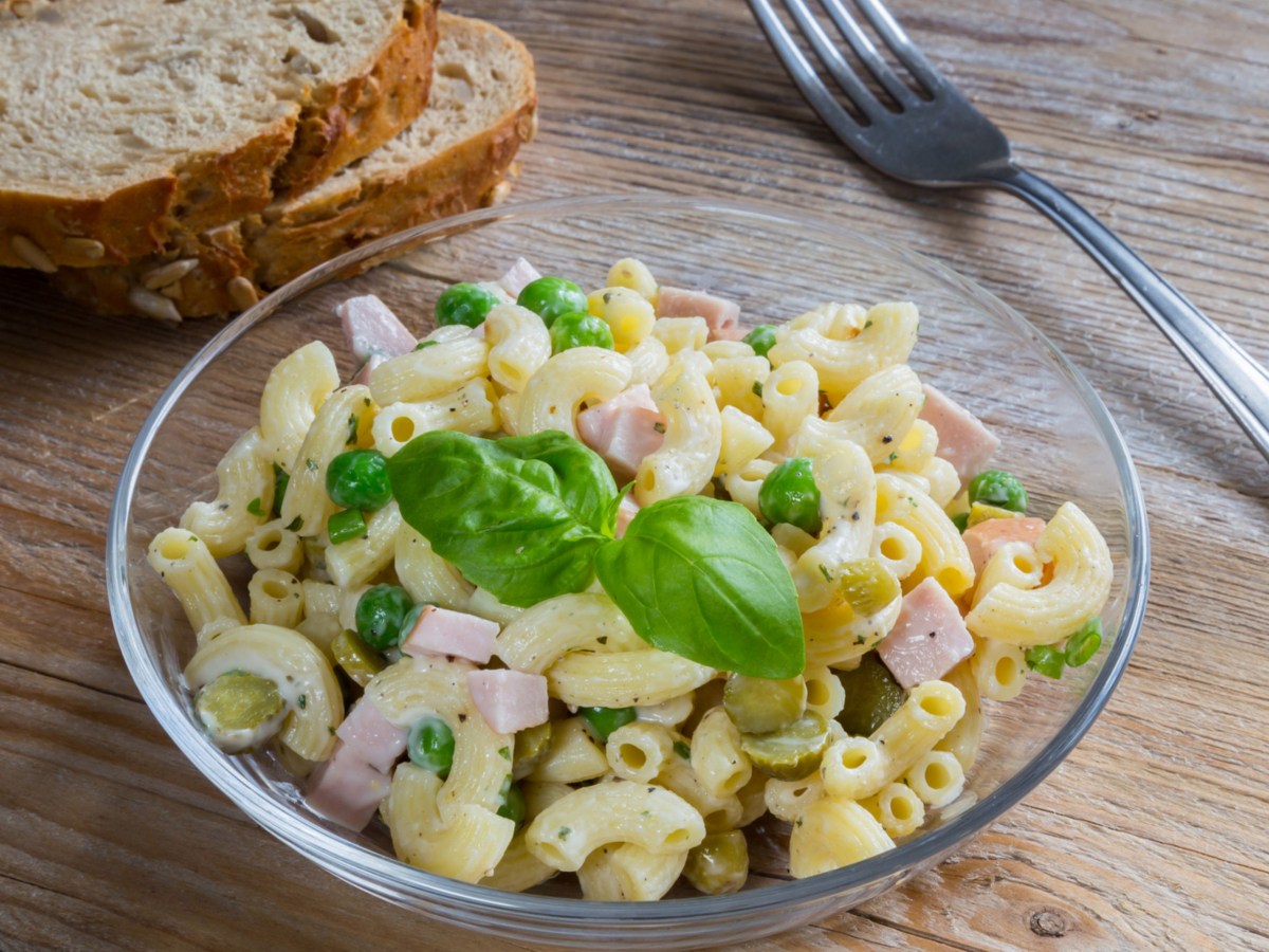 Nudelsalat mit Fleischwurst: So schmeckt der Klassiker wie bei Oma