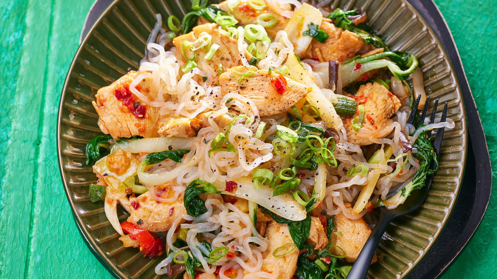 Aus-dem-Thermomix-Low-Carb-Nudeln-mit-H-hnchen-und-Asia-Gem-se-viel-Protein-