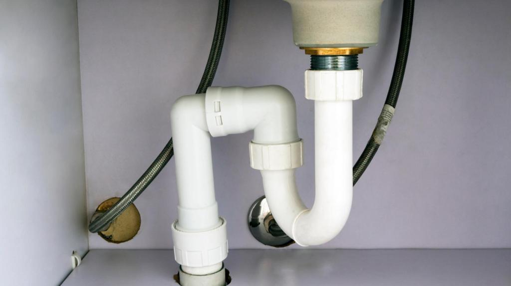 Mief aus dem Abfluss? Mit diesen Hausmitteln wird dein Siphon in der Küche wieder frei