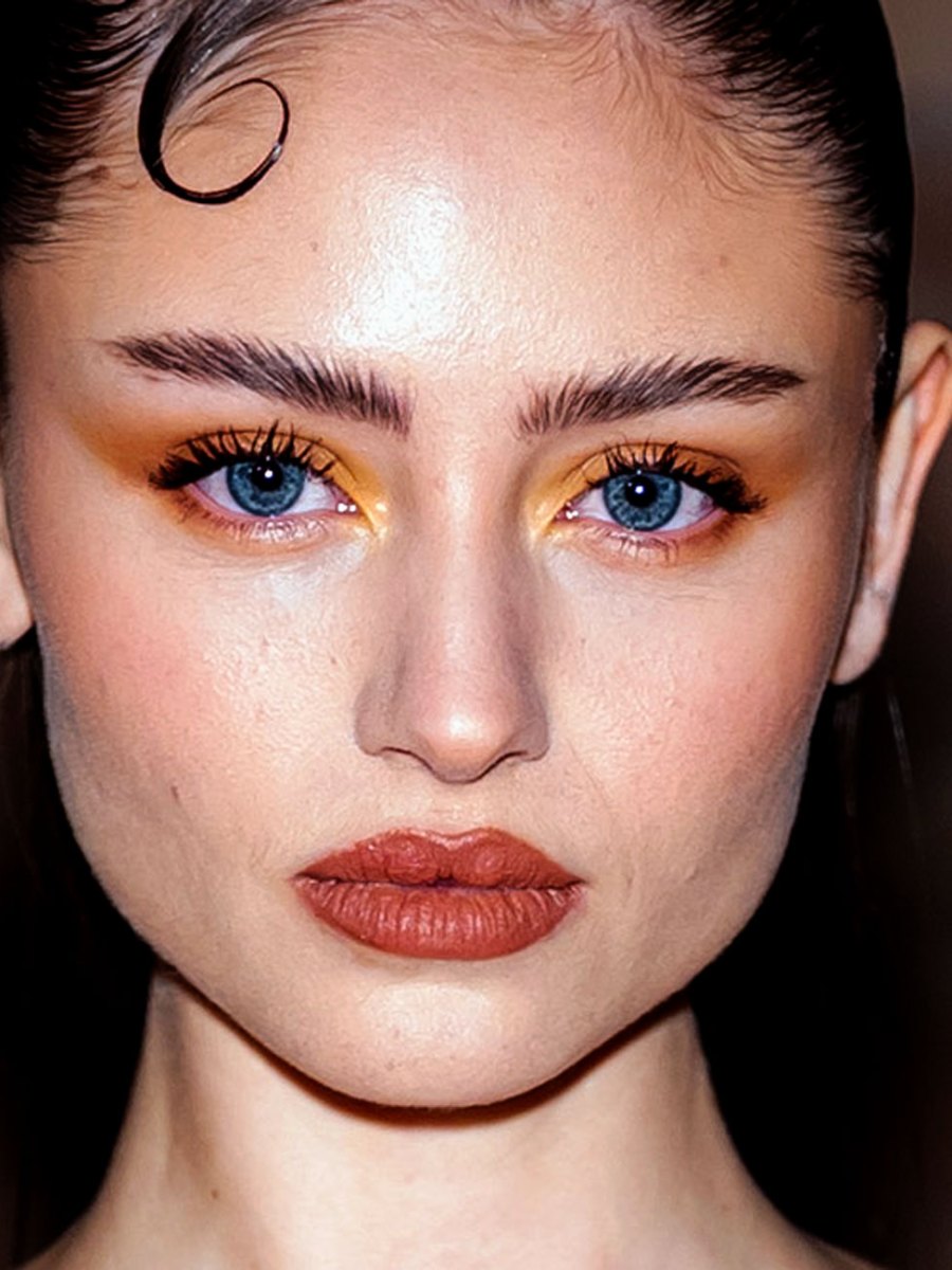 Blaue Augen? Du solltest nur noch Mascara in DIESER Farbe benutzen