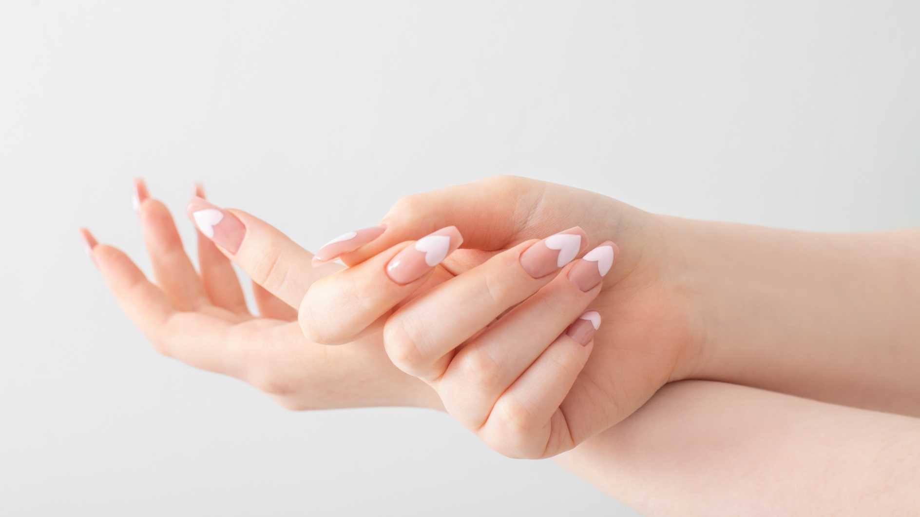 Statt-Geln-geln-Diese-Press-on-Nails-von-Rossmann-sind-die-perfekte-Alternative-unter-10-Euro-