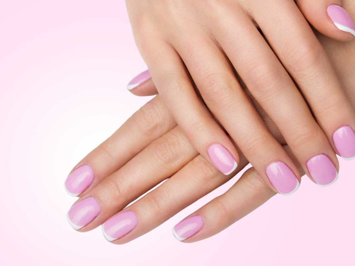 Tinted French Nails: Ich bin Beauty-Redakteurin und LIEBE diese Maniküre