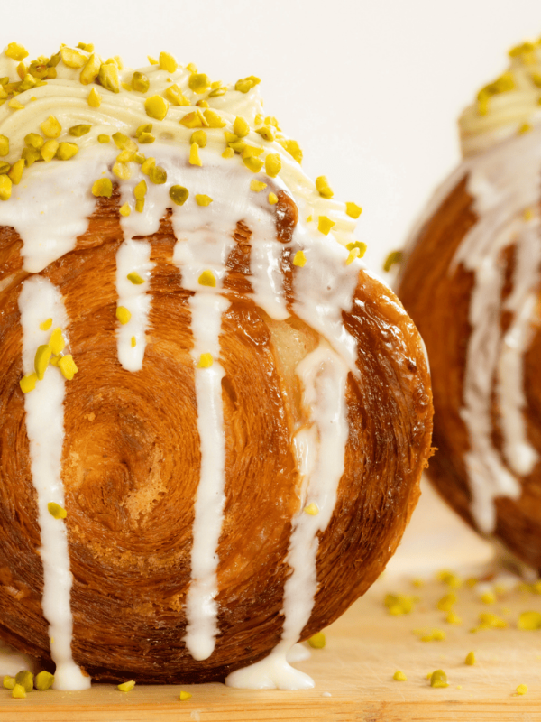 Mit Pistazien-Creme: Rezept für New York Rolls mit fertigem Croissant-Teig