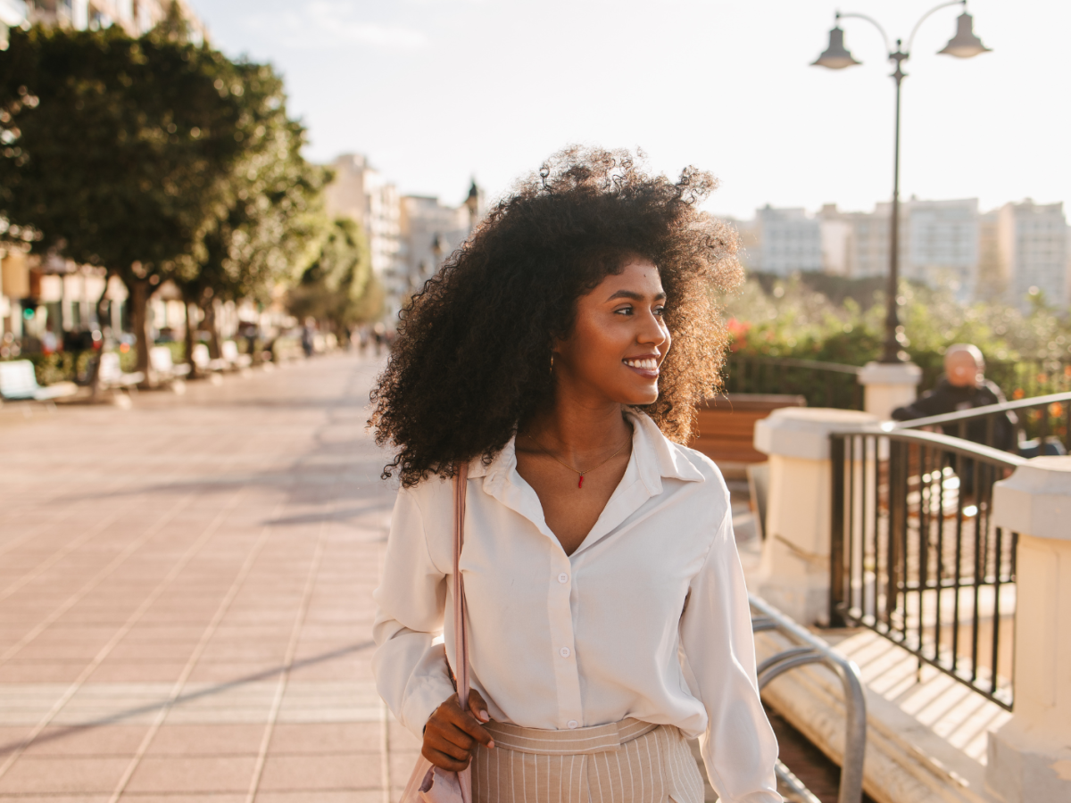 Hitzewelle: Diese 5 Sommer-Outfits sind perfekt fürs Büro – und sehen stylisch aus!