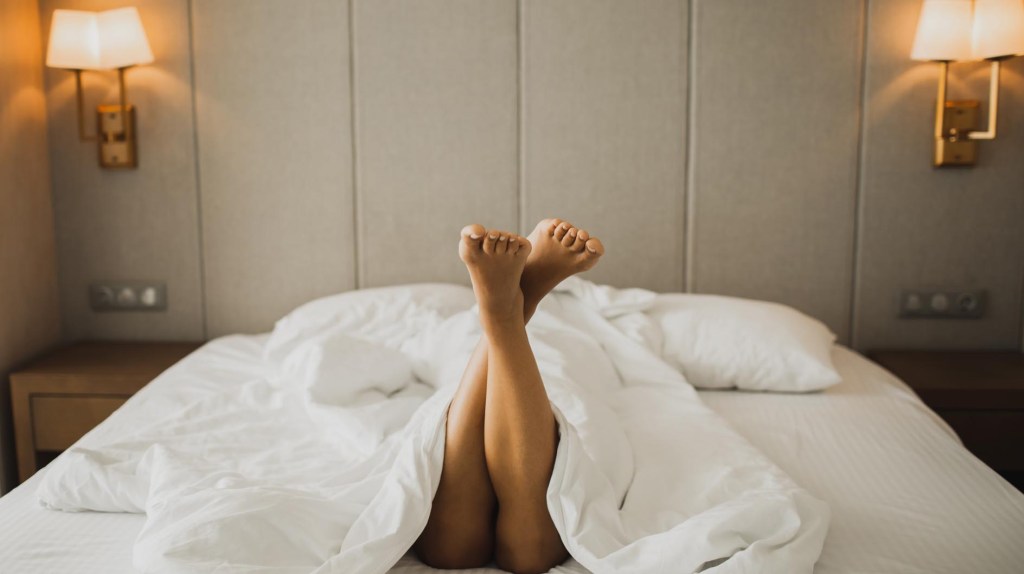 Durchschlafen bei 35 Grad: Dieser Trick aus 5-Sterne-Hotels funktioniert sofort