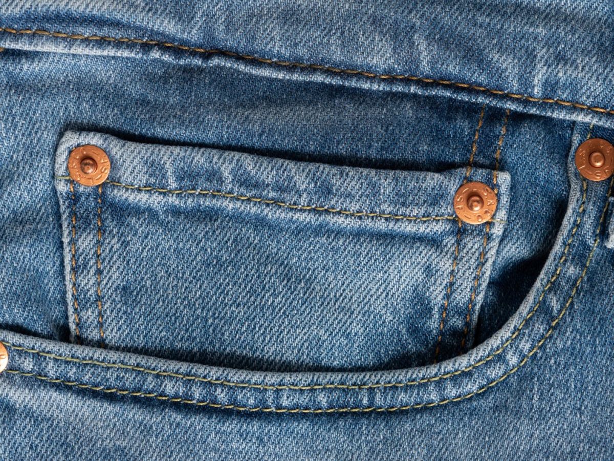 Wäsche: Kaum jemand weiß, wofür die kleinen Nieten an der Jeans wirklich gut sind