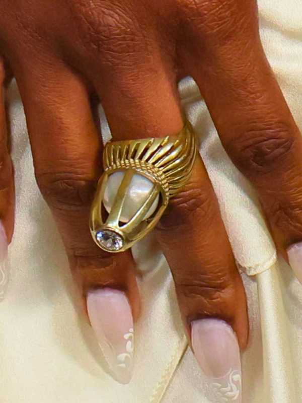 Nageltrend 2025: Milky Nails sind die perfekte Maniküre für gepflegte Hände