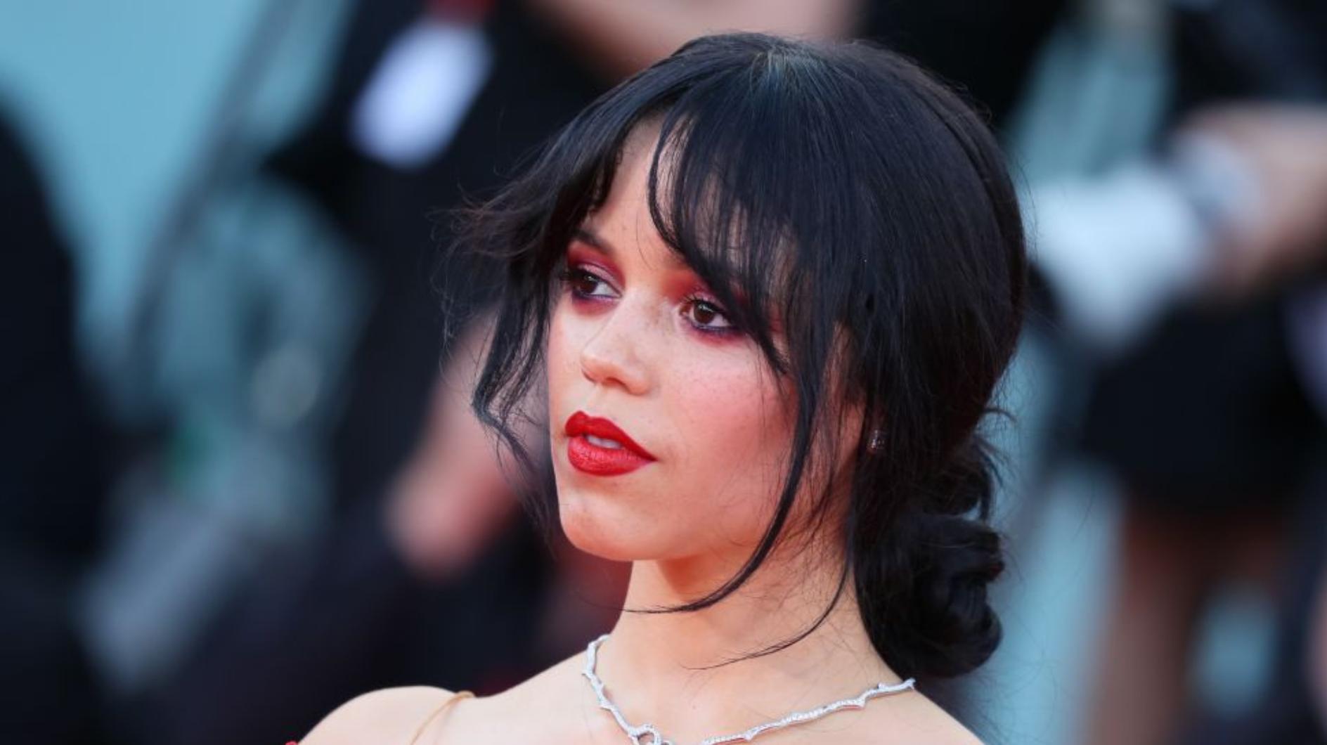 Bottleneck-Bangs-Diese-pflegeleichte-Frisur-ist-der-Herbsttrend