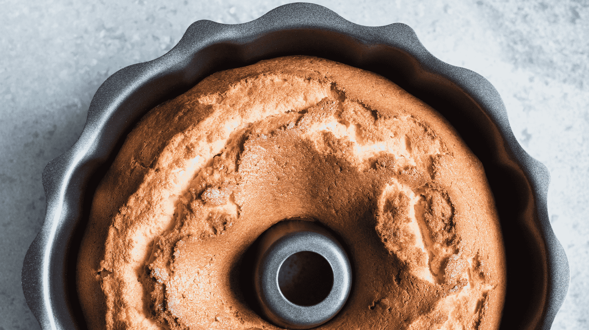 SOS-Der-Kuchen-steckt-fest-Mit-dem-simplen-Tuch-Trick-l-st-du-ihn-aus-der-Form